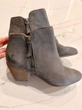 Frye Women Judith Double Zip Ankle Boots Gray Leather Block Heel 8M